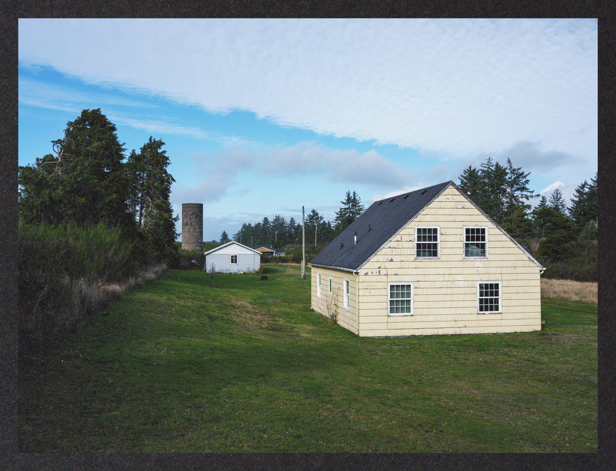 the-gray-margin/DSCF0147-Mockup