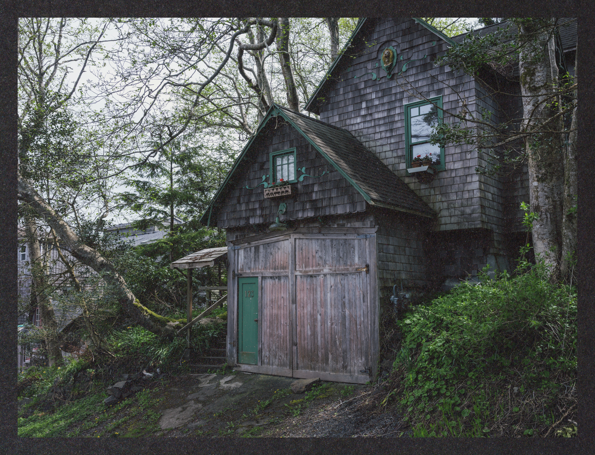 the-gray-margin/DSCF2829-Mockup